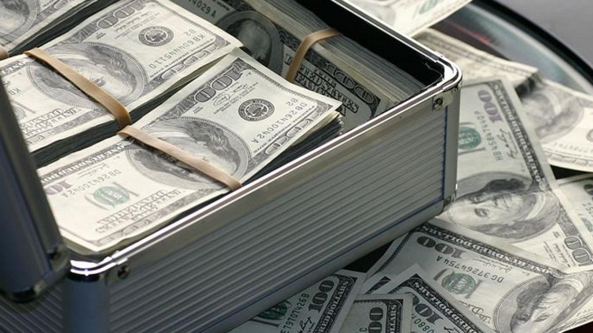 Los 50 más ricos de EEUU poseen la misma cantidad de dinero que la