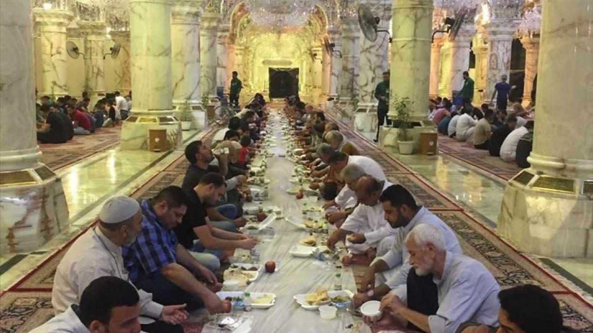مراسم افطاری تیکا در مسجد حضرت علی در نجف عراق
