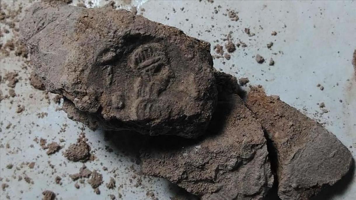 Encuentran sellos de una mujer administradora hitita en antigua ciudad de Turquía