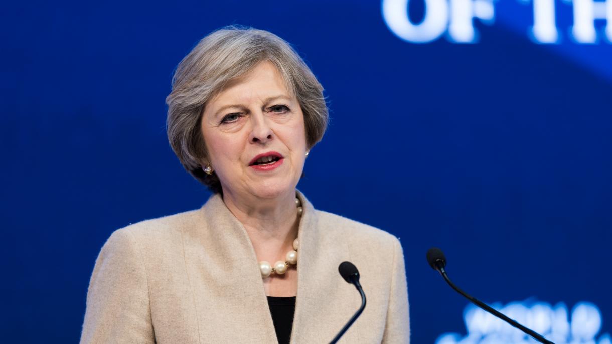 Il premier britannico, Theresa May domani in Turchia