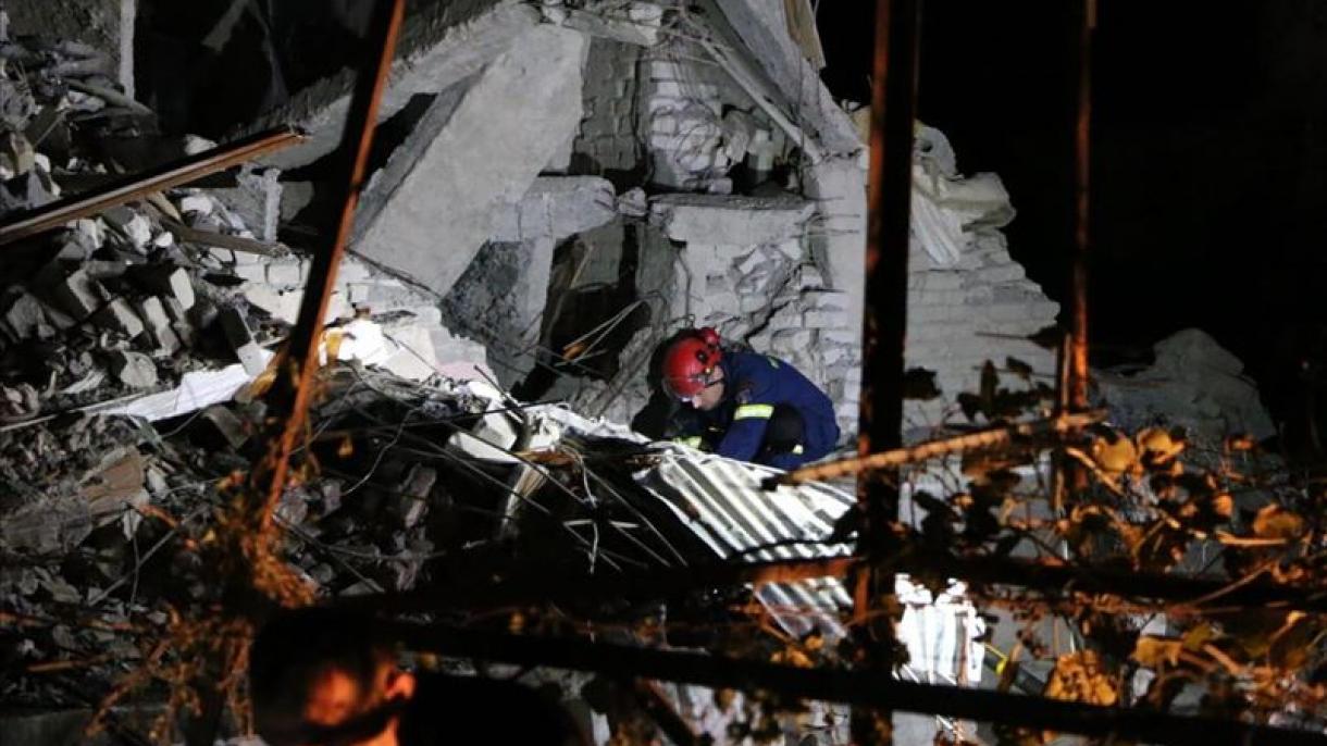 Llega a casi 40 el número de víctimas mortales del sismo en Albania