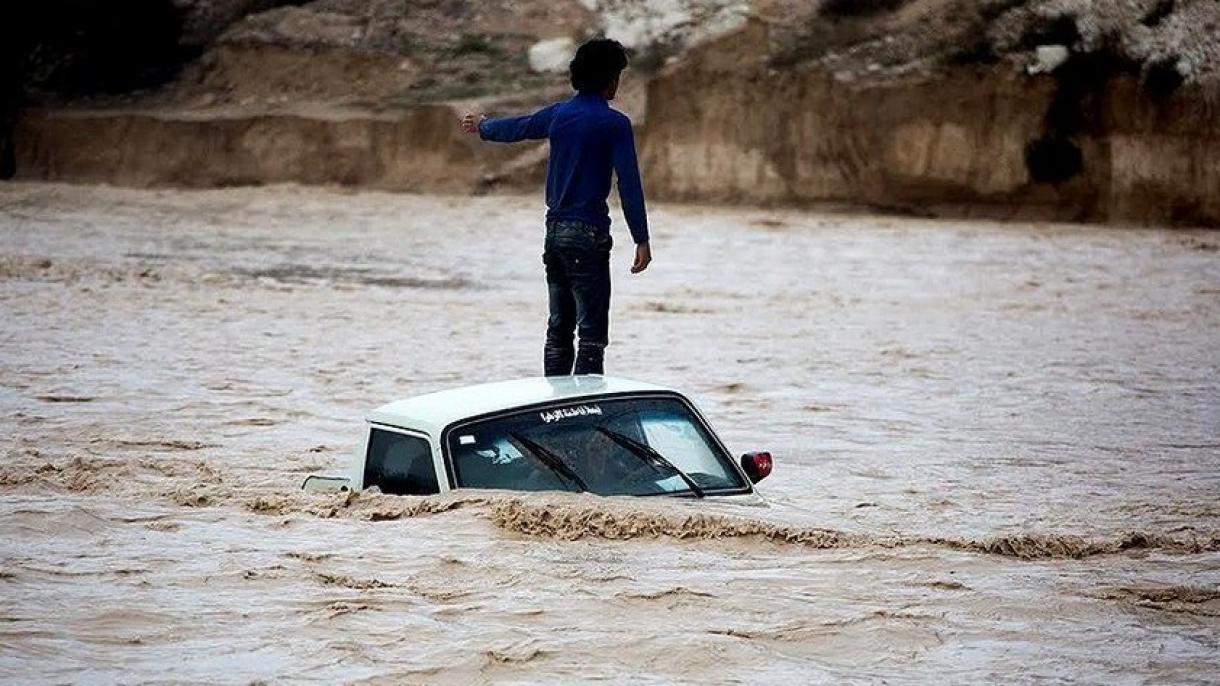 ایران میں شدید بارشوں اور سیلاب کی زد میں آنے سے تین افراد ہلاک