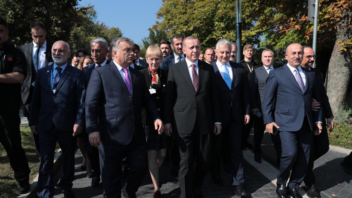 La prensa húngara dio amplio lugar a la visita de Erdogan