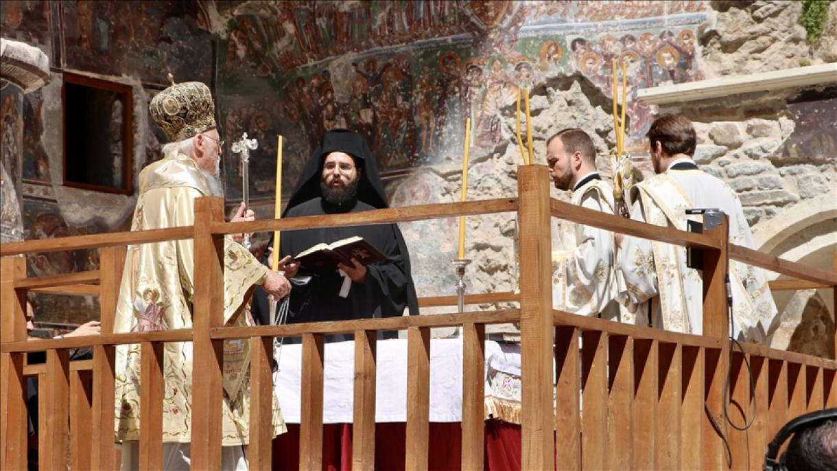 В историческия манастир Сумела бе  отслужена тържествена литургия за Успение Богородица