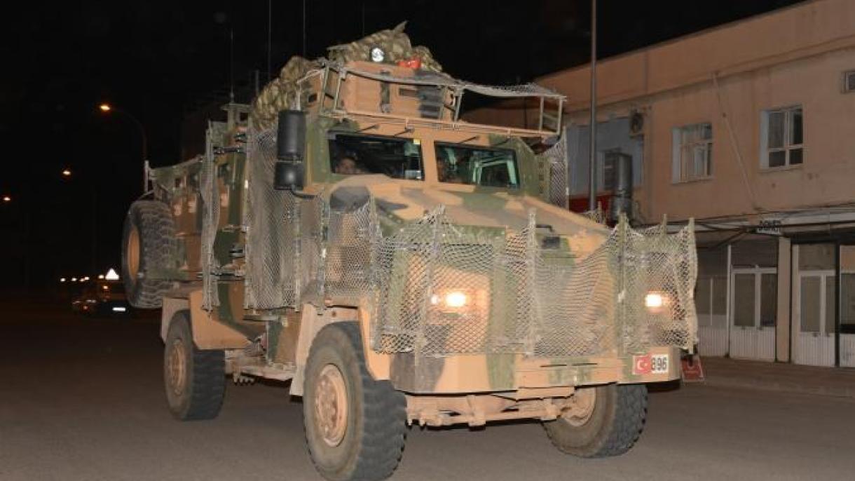土耳其武装部队向叙边界增派装甲运兵车和别动队