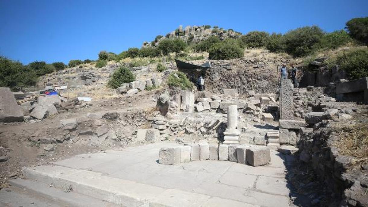 Encuentran restos de una fuente romana durante las excavaciones de Assos