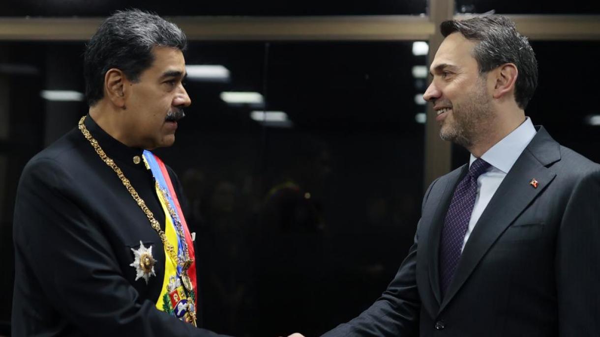 Байрактар ​​Венесуэла сапарынын алкагында президент Николас Мадуро менен жолугушту