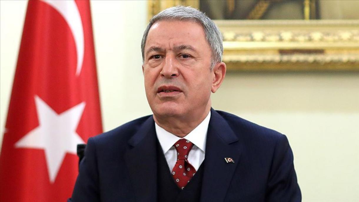 حضور وزیر دفاع در نوار مرزی ترکیه با عراق