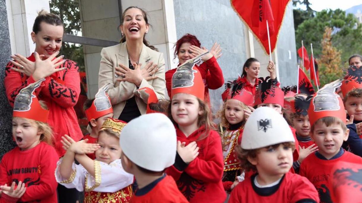 Në Shqipëri Festohet 28 Të Nëntori Dita E Flamurit Dhe E Pavarësisë Trt Shqip
