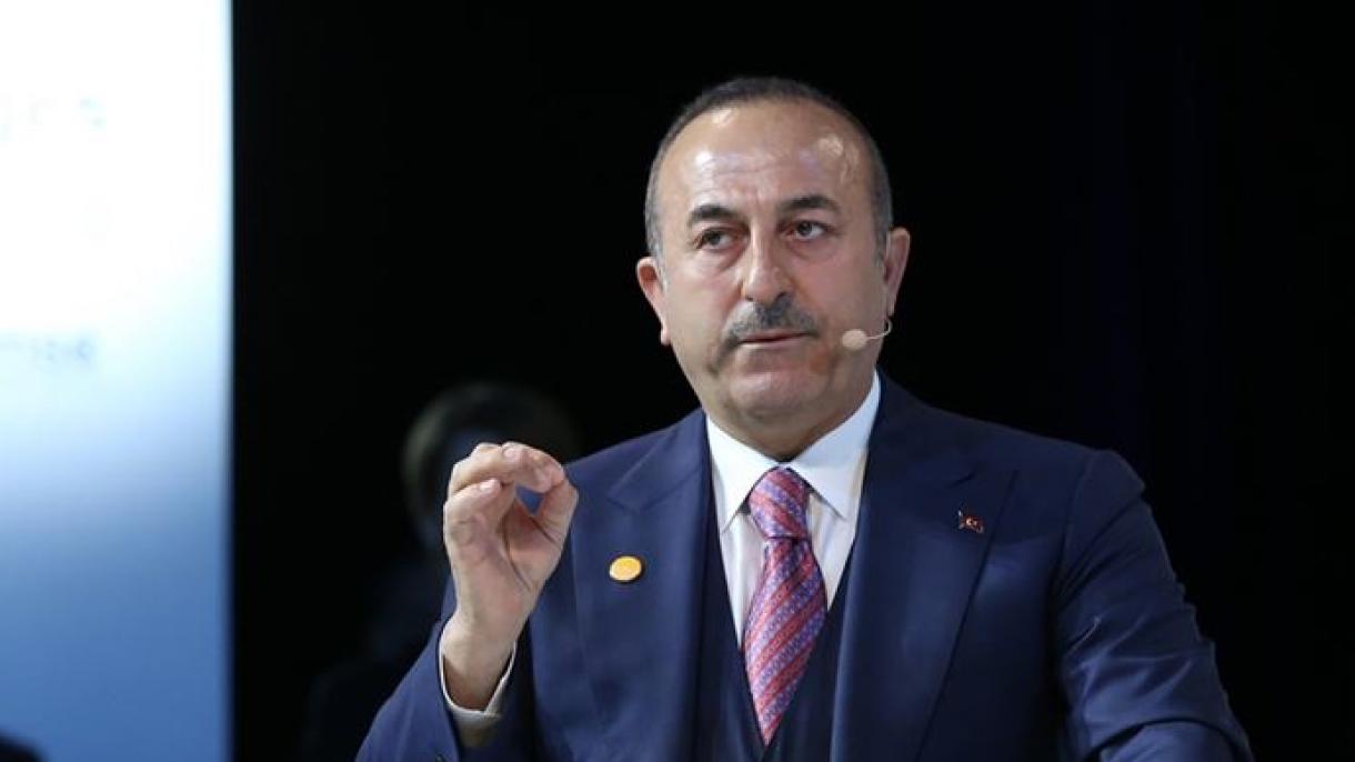 Çavuşoğlu afirma que existen muchos problemas urgentes en el mundo islámico