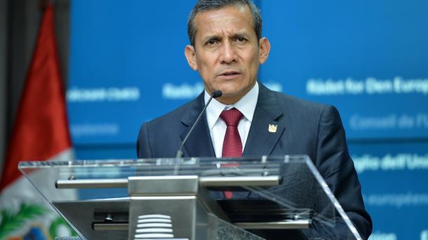 Presidente Ollanta Humala declara ante fiscal por caso de agendas de su esposa