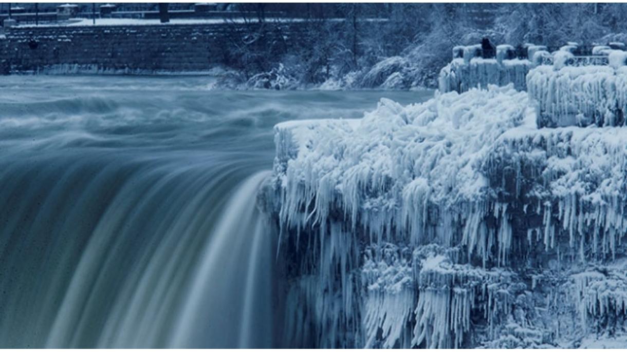 Las cataratas del Niágara se cubrieron con hielo