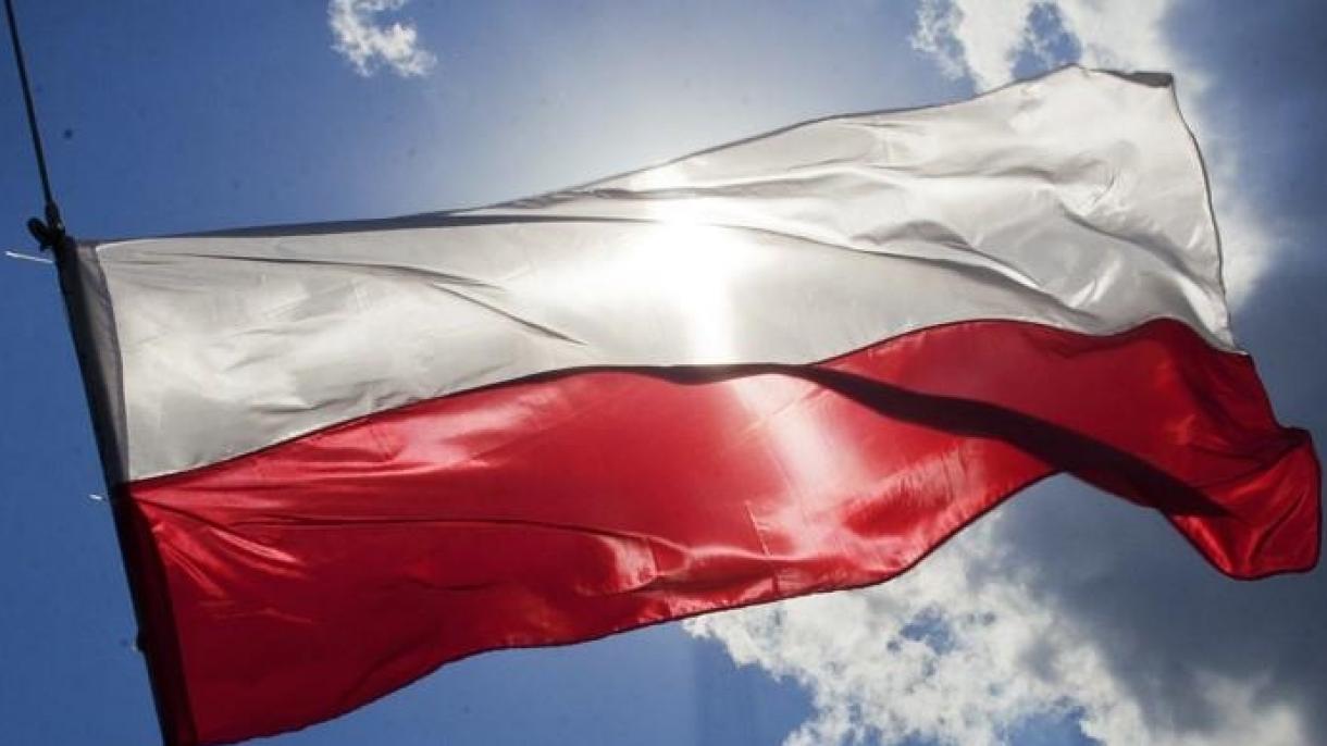 波兰总理总理谈10月全民公投