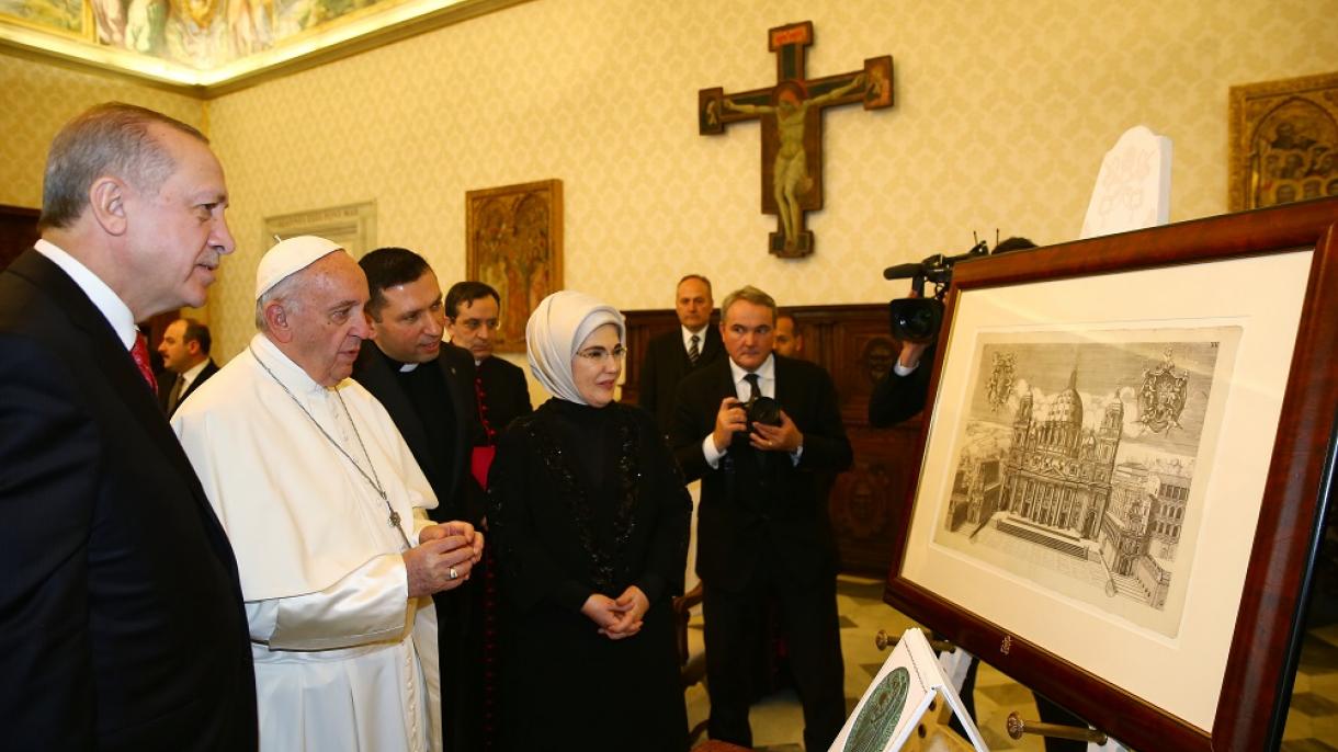 Erdogan se cita con el Papa Francisco en el Palacio Apostólico