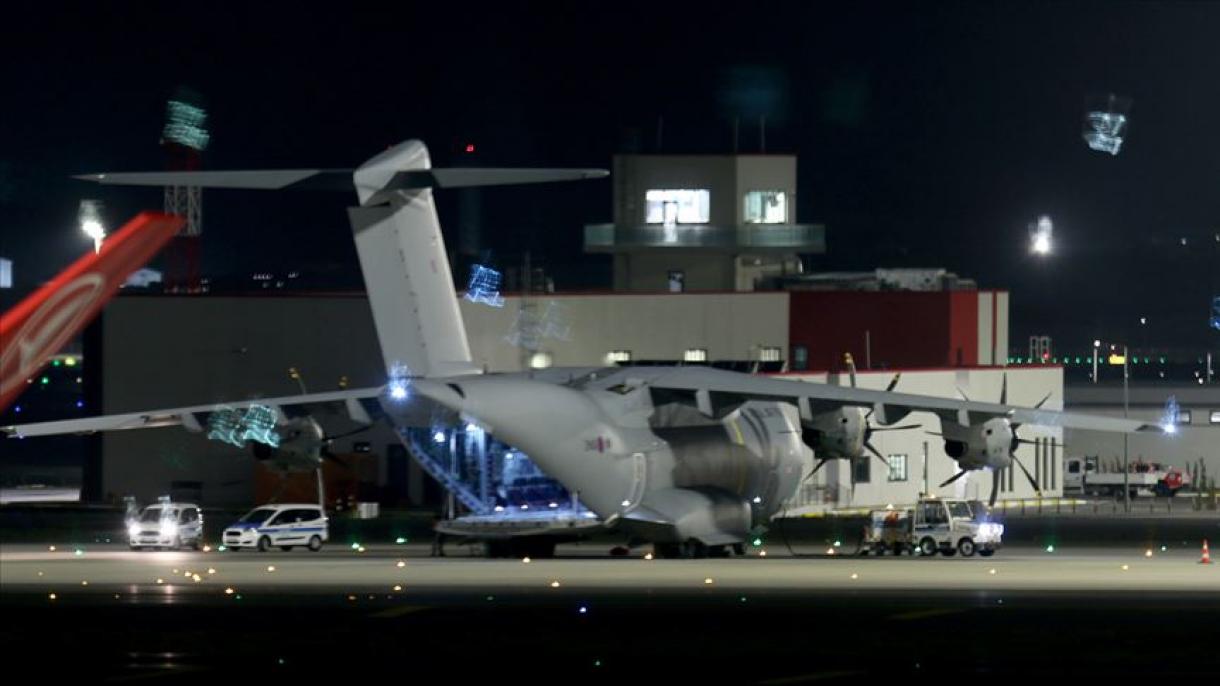 Aterriza en el Reino Unido el avión que transporta material médico de Turquía