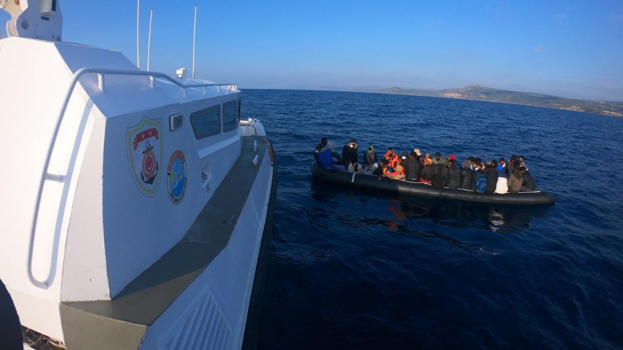 35 illegális menekültet mentettek ki a tengerből Çanakkale Ayvacık körzetében