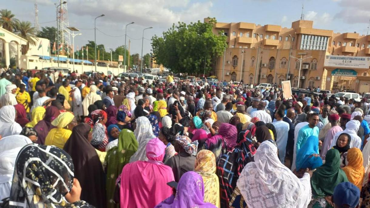 Forças Armadas do Níger declaram apoio ao golpe de estado liderado pela Guarda Presidencial