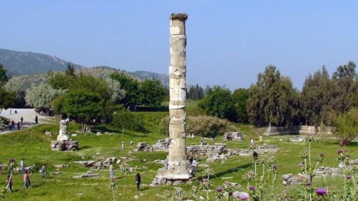 Știați că două dintre cele șapte minuni ale lumii antice se află în Türkiye?