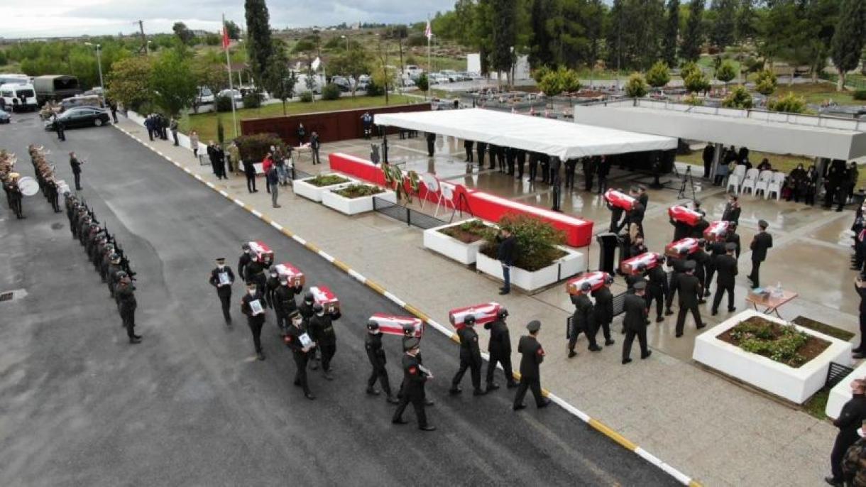 Reciben sepultura los 11 niños mártires turcochipriotas asesinados por EOKA-B hace 47 años
