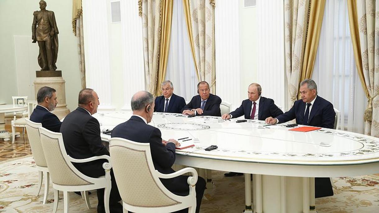 Putyin utalt a gyorsan fejlődő orosz-török kapcsolatokra