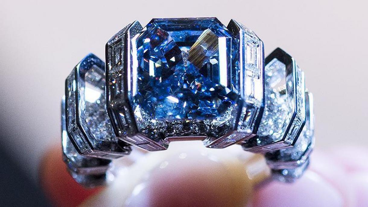 الماس آبی نادر جهان به مزایده گذاشته می شود