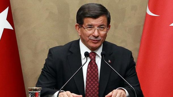 Davutoglu celebra el aniversario 95 de la adopción del Himno Nacional turco