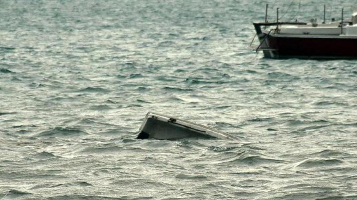 واژگونی قایق مسافربری در اندونزی