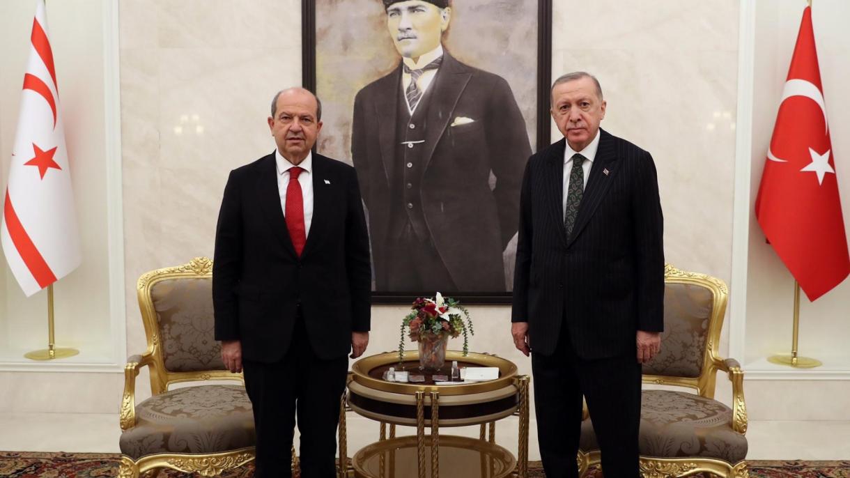 Erdogan y Ersin Tatar discuten los temas de Chipre, salud y economía