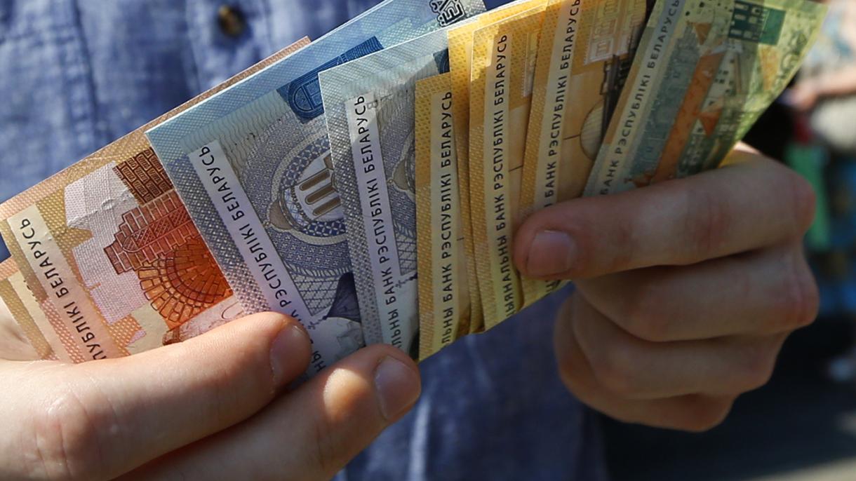 Gobierno ruso mantiene estudios sobre los métodos para reducir la dependencia en dólar