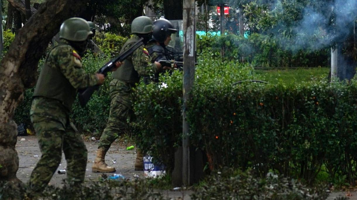Desaparecen 18 policías tras ataque contra una comisaría en Ecuador