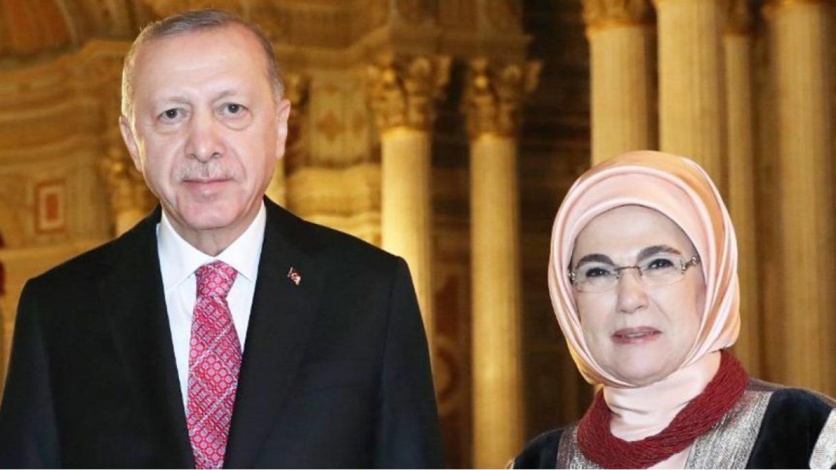 La pareja Erdogan felicita el Eid al-Fitr del mundo islámico