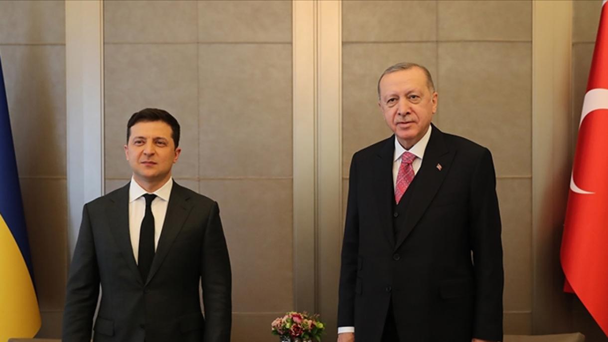 Telefonon egyeztetett Erdoğan és Zelenszkij