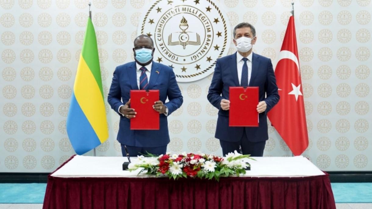 Gabonyň Bilim Ministri Türkiýede Saparda Bolýar