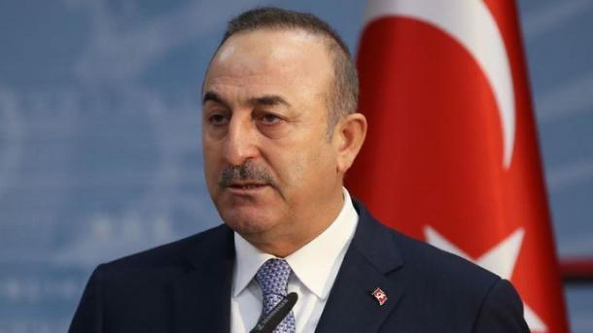 Çavuşoğlu acusa a Grécia de violar o direito internacional