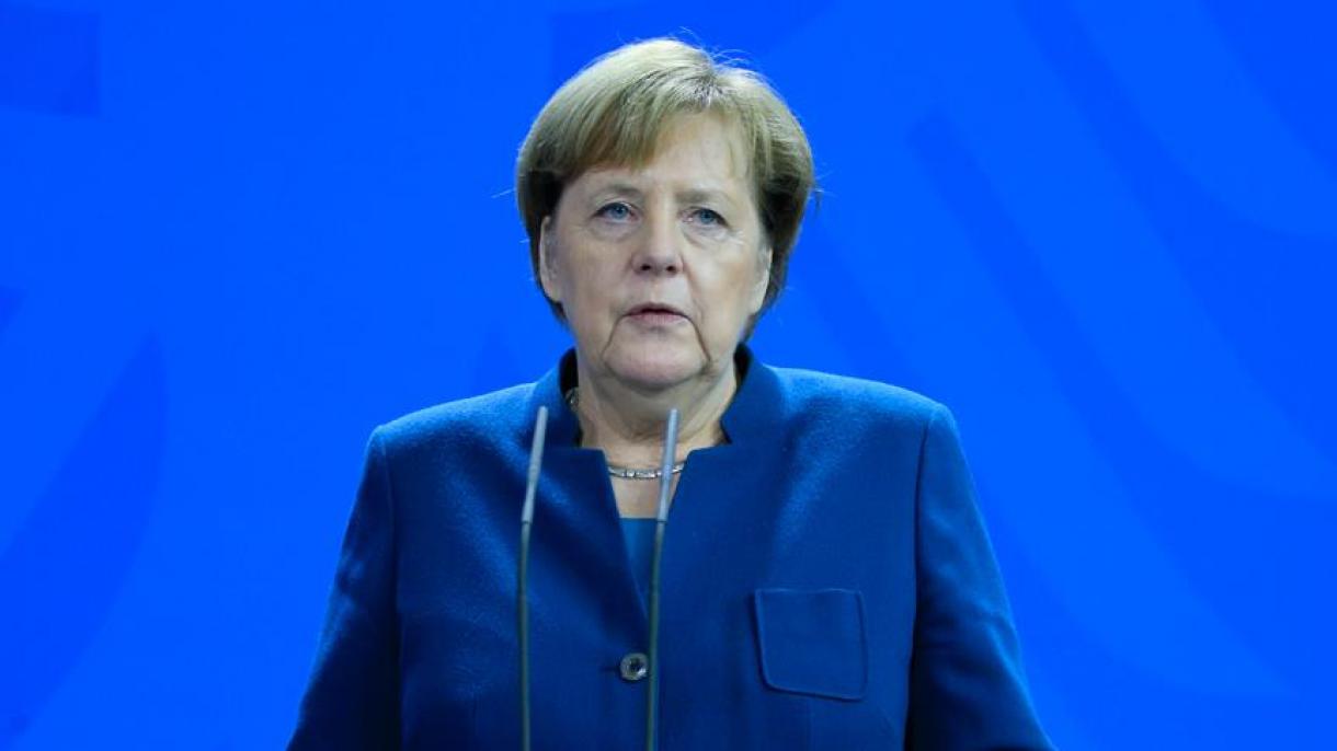 Merkel aboga por una solución en el Brexit sin renegociaciones