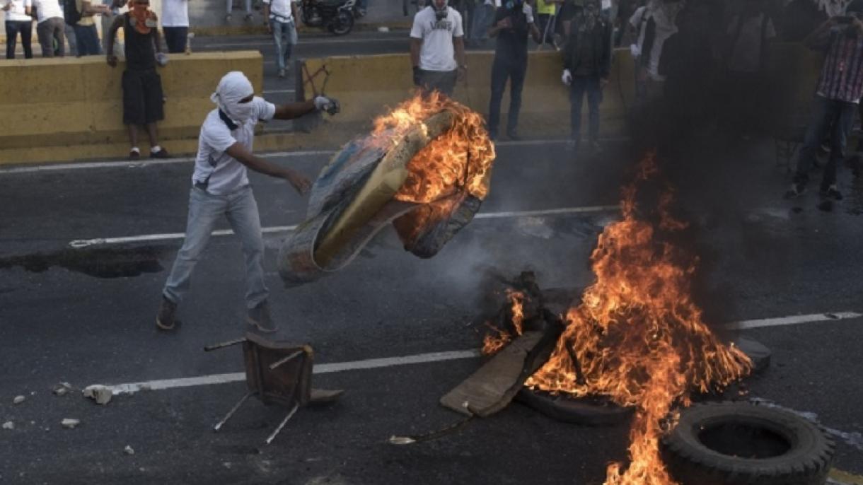 تظاهرات در ونزوئلا منجر به مرگ 26 تن شده است