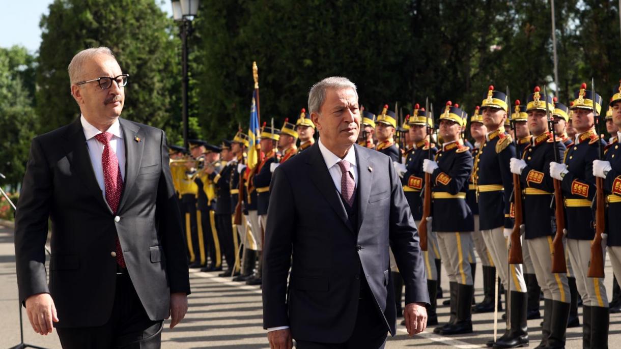 ეროვნული თავდაცვის მინისტრი ჰულუსი აქარი ოფიციალური ვიზიტით რუმინეთში იმყოფება