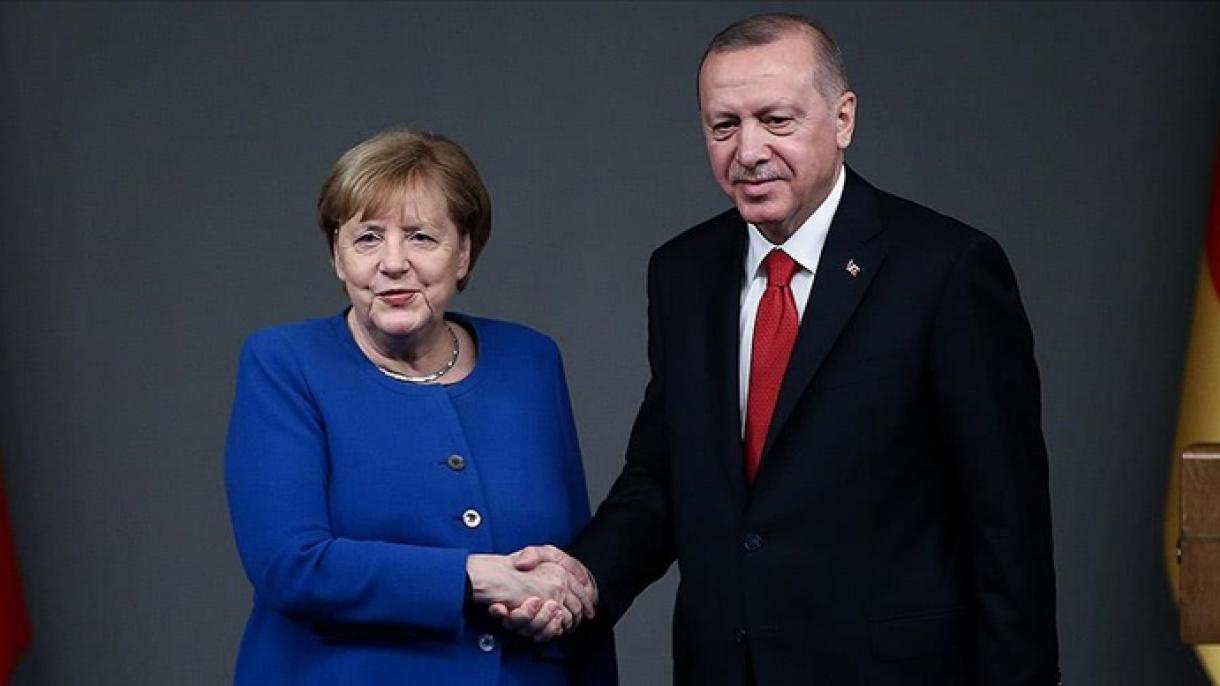 Merkel visitará Turquía para hablar con el presidente Erdogan