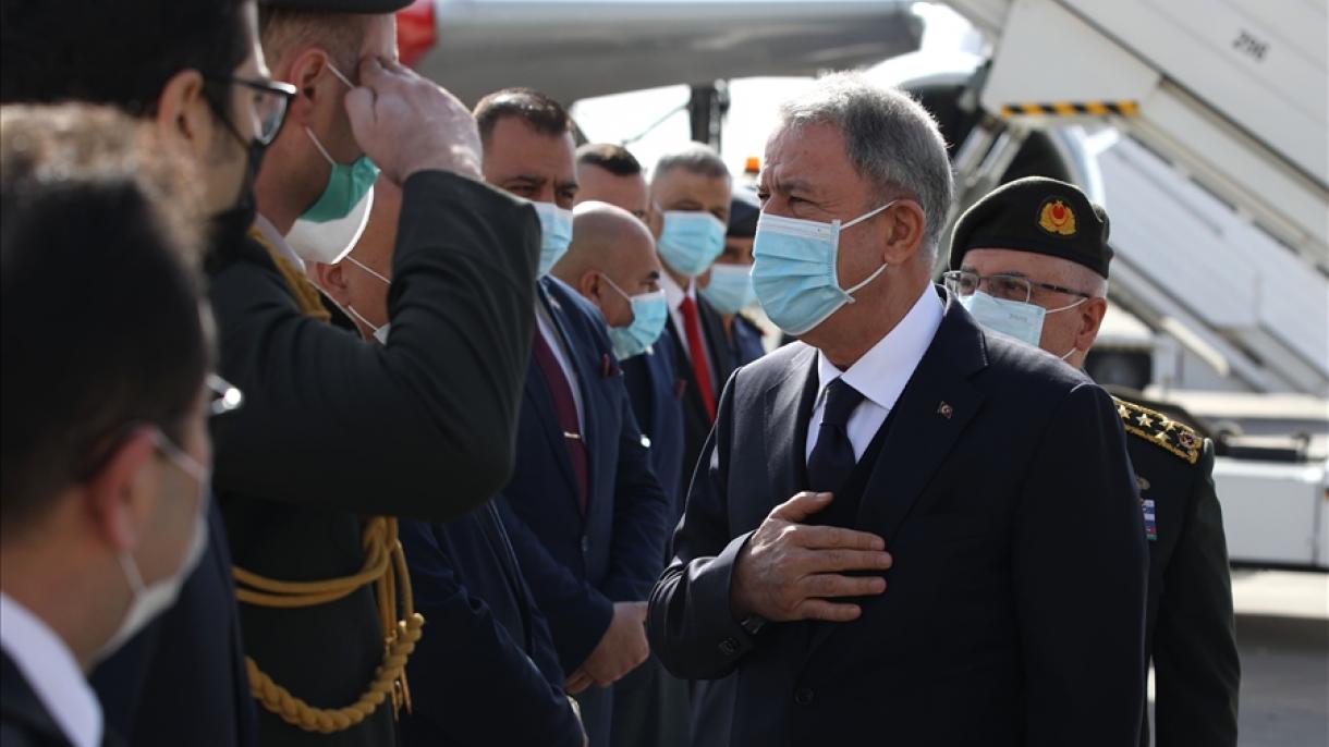 Ministro de Defensa Nacional de Turquía está de visita en Irak