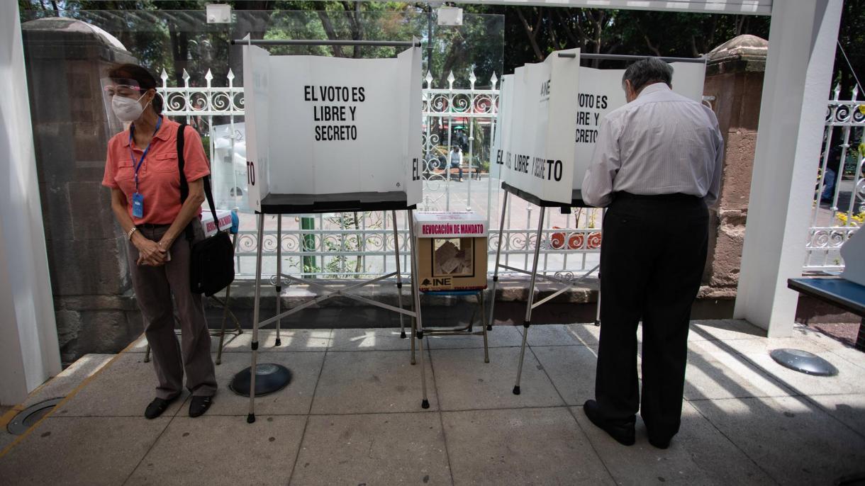 Los mexicanos apoyan a Obrador