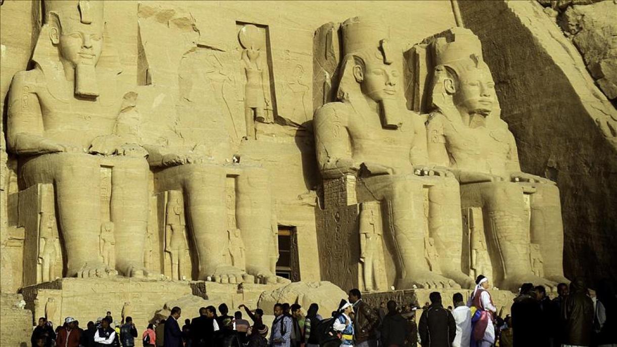 Egjipt - Tempulli Abu Simbel një atrakcion turistik