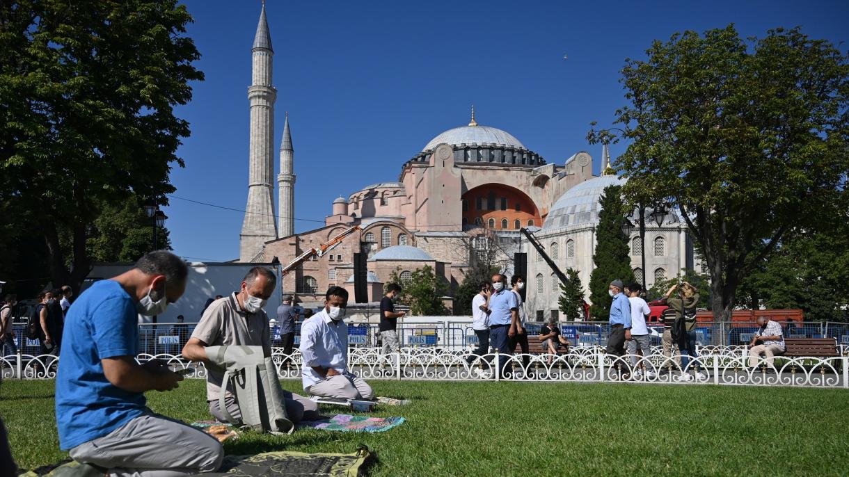 86 anos depois, a Mesquita Hagia Sophia volta a ser usada para cerimónias religiosas
