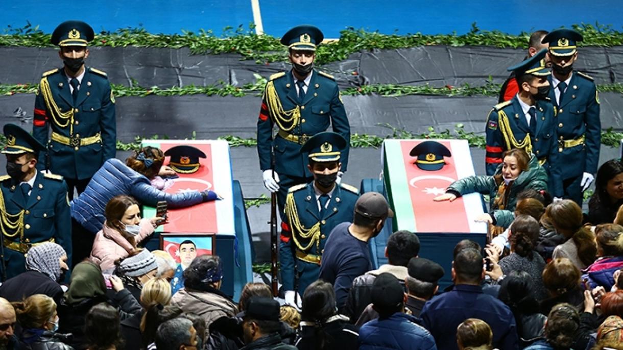 Әзербайжан шейіт болған 14 әскерді ақтық сапарға шығарып салды