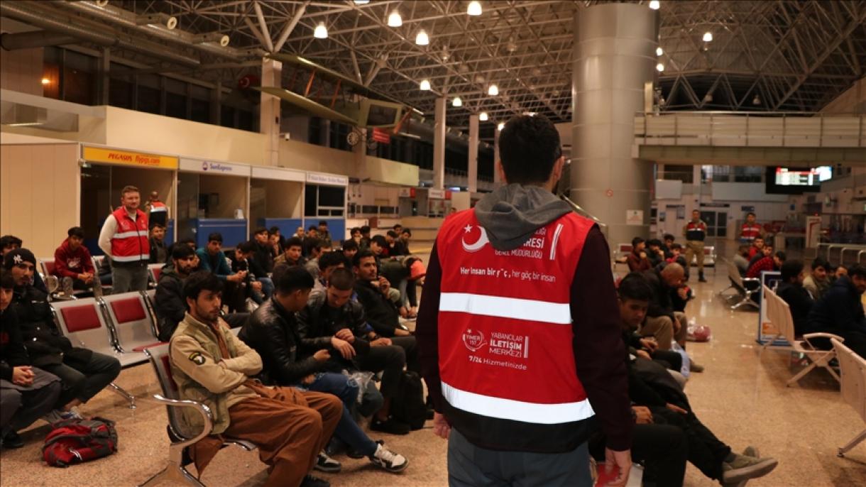 تورکیه 272 مهاجر غیرقانونی تبعه ای  افغانستان را به کشورشان بازگرداند