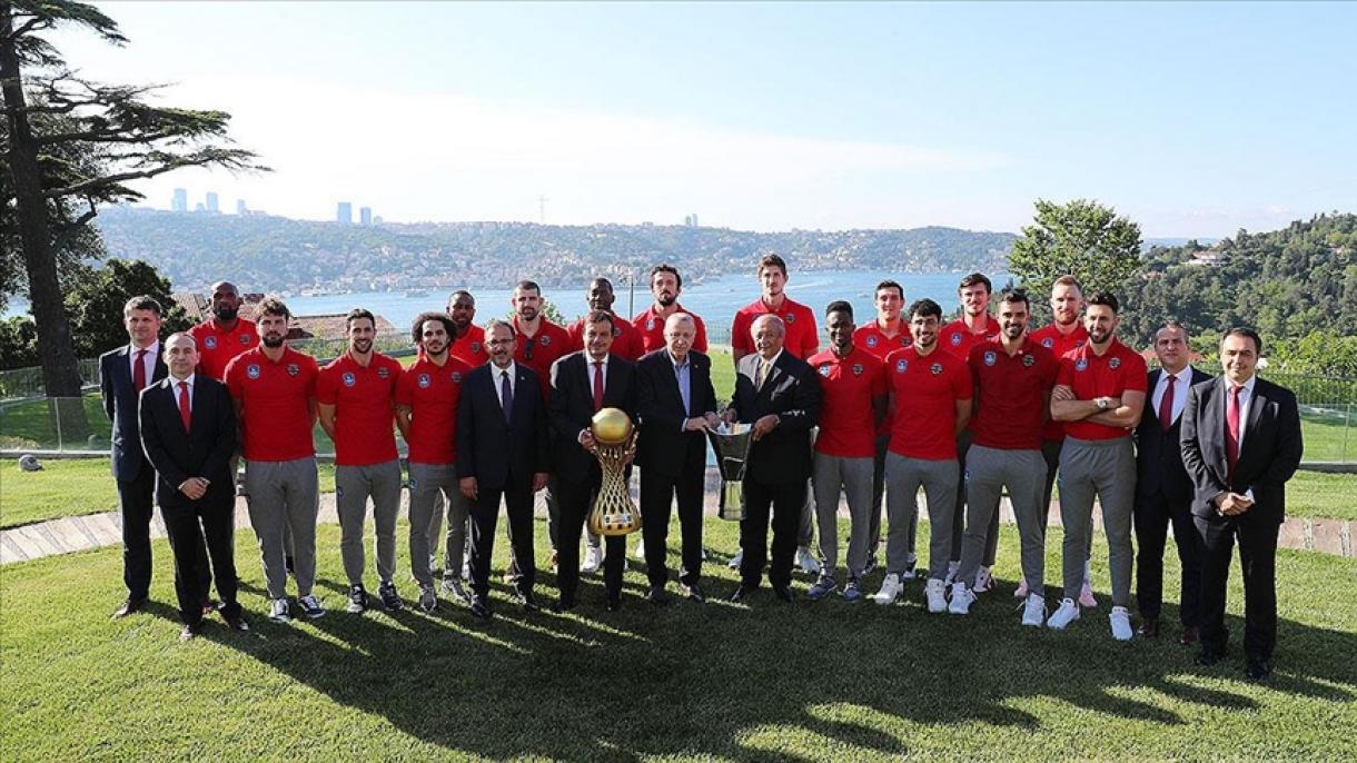 اردوغان مدیران و ورزشکاران آنادولو افس را به حضور پذیرفت