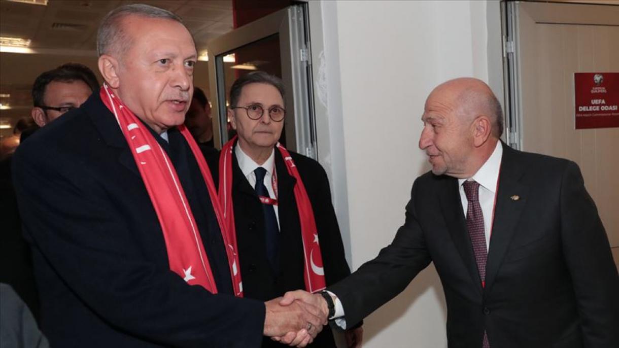 Эрдоган  "А" улуттук курама футбол командасына колдоосун көрсөттү