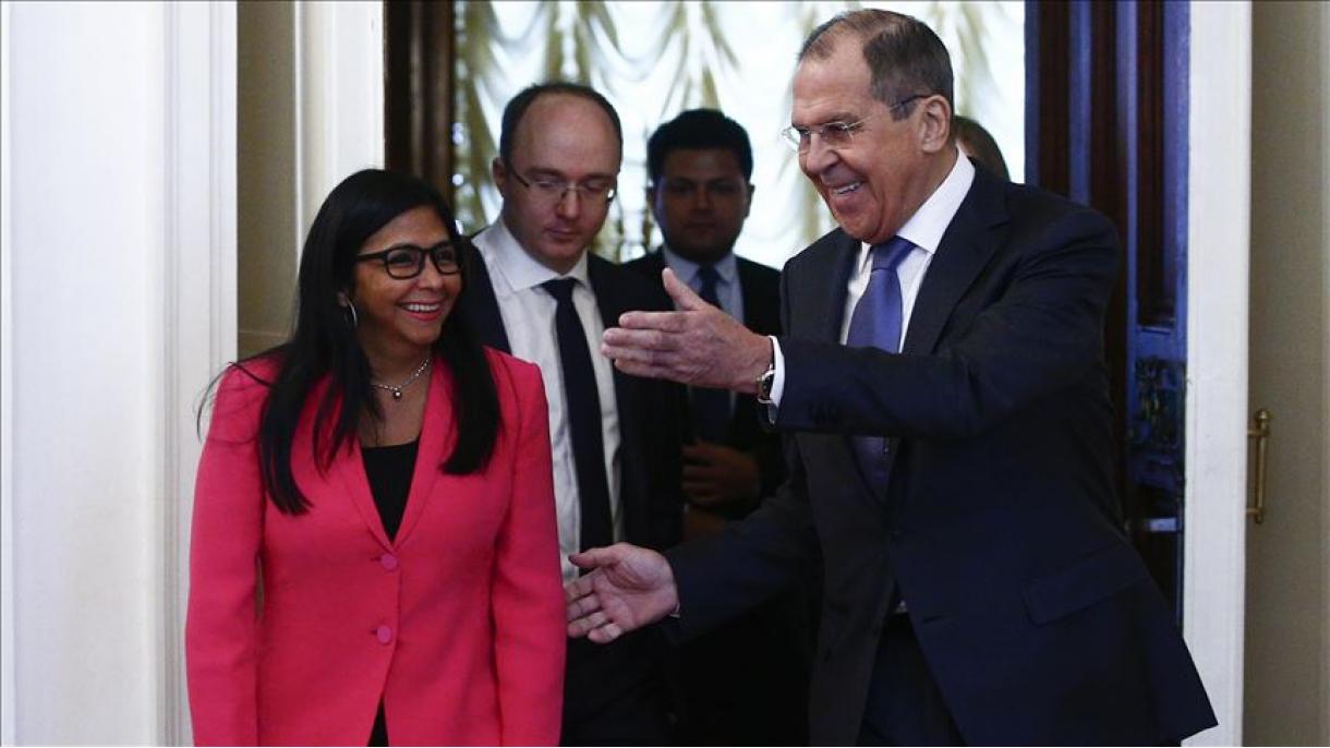 Vice-presidente venezuelana chega a Moscou para reunião diplomática