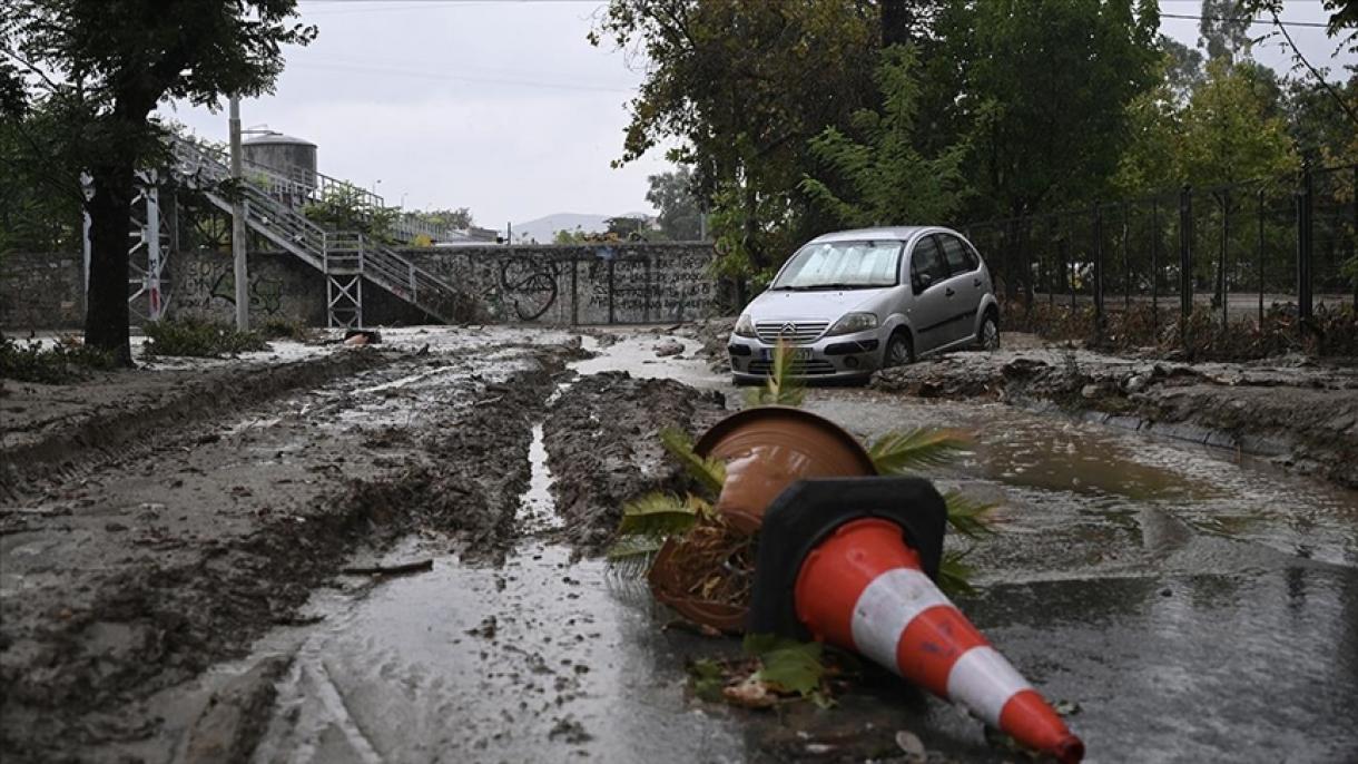 Inundaciones en Grecia deja al menos 2 muertos